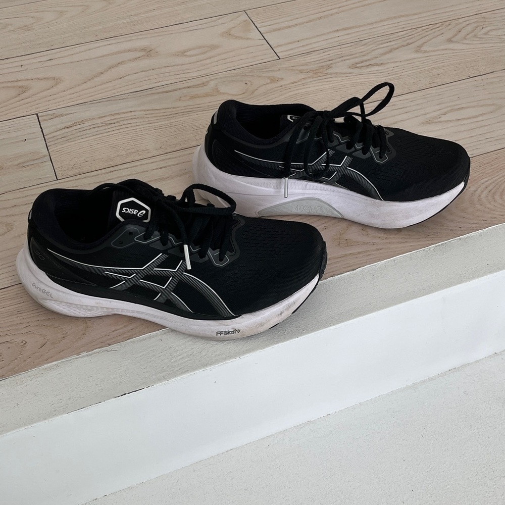 ASICS Gel Black and White Athletic trainers - Picture 2 of 12
